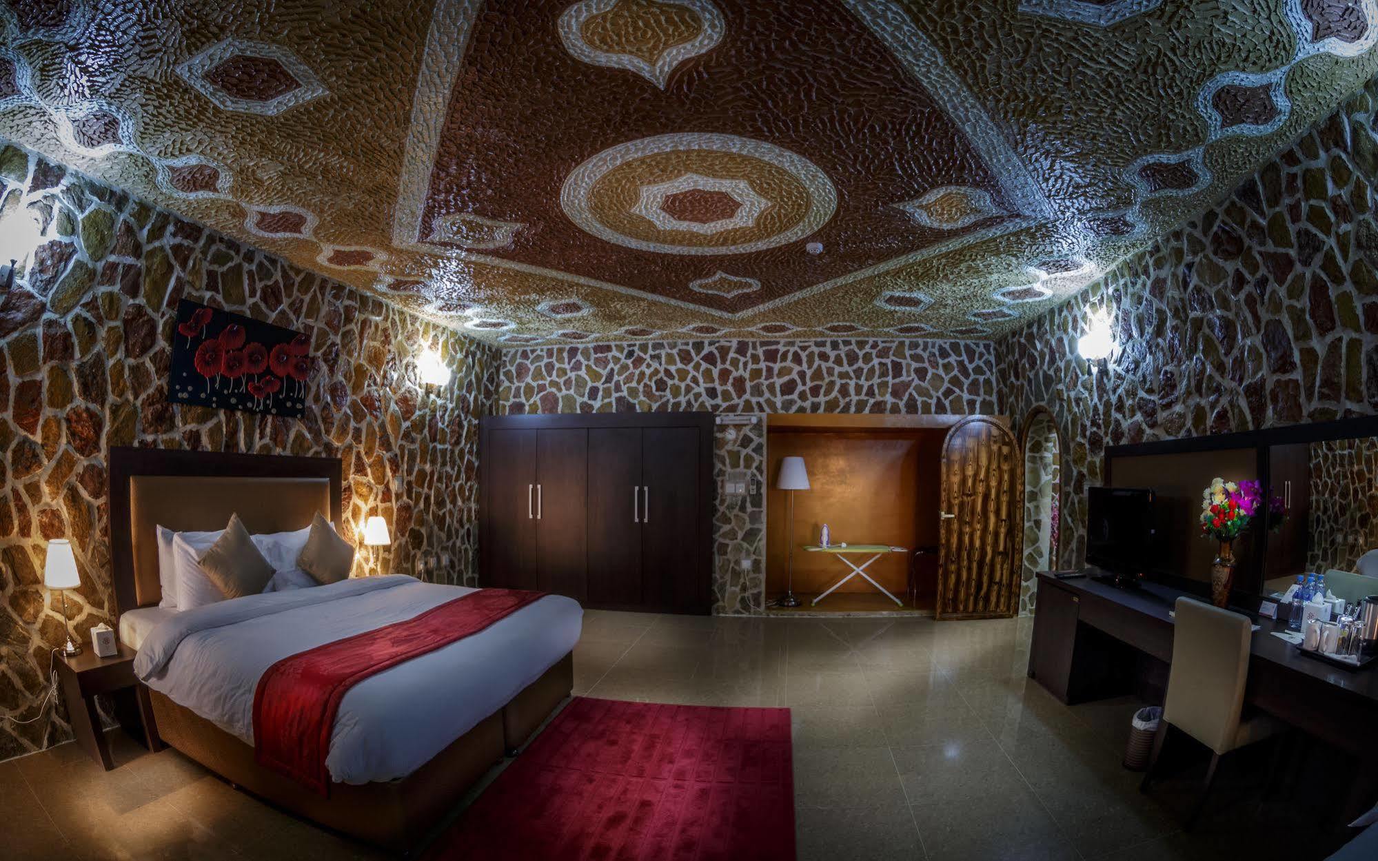 Mahadha Hotel
